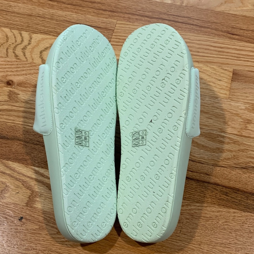NWT lululemon athletica Kohlrabi Green Slide Sandals Size 9/Women 10.5 - Picture 3 of 5